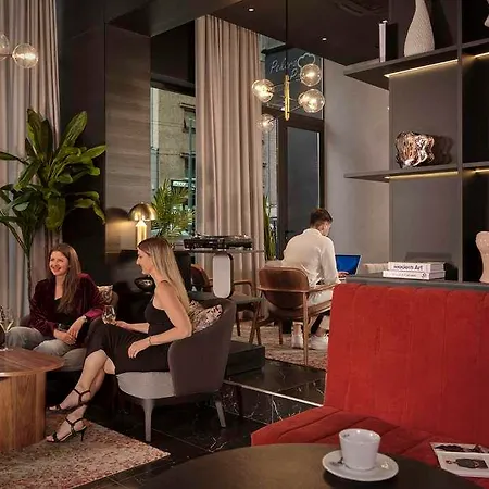 Hotel Radisson Red *