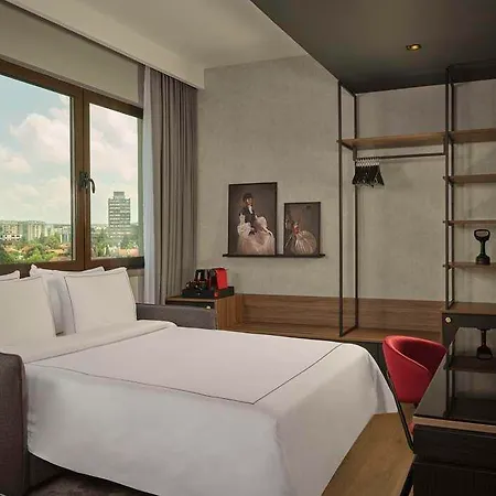 Hotel Radisson Red *