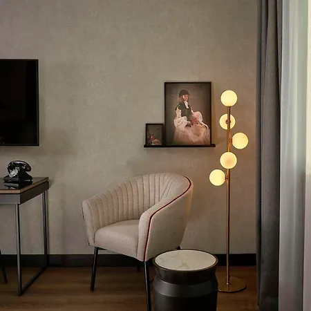 Radisson Red *